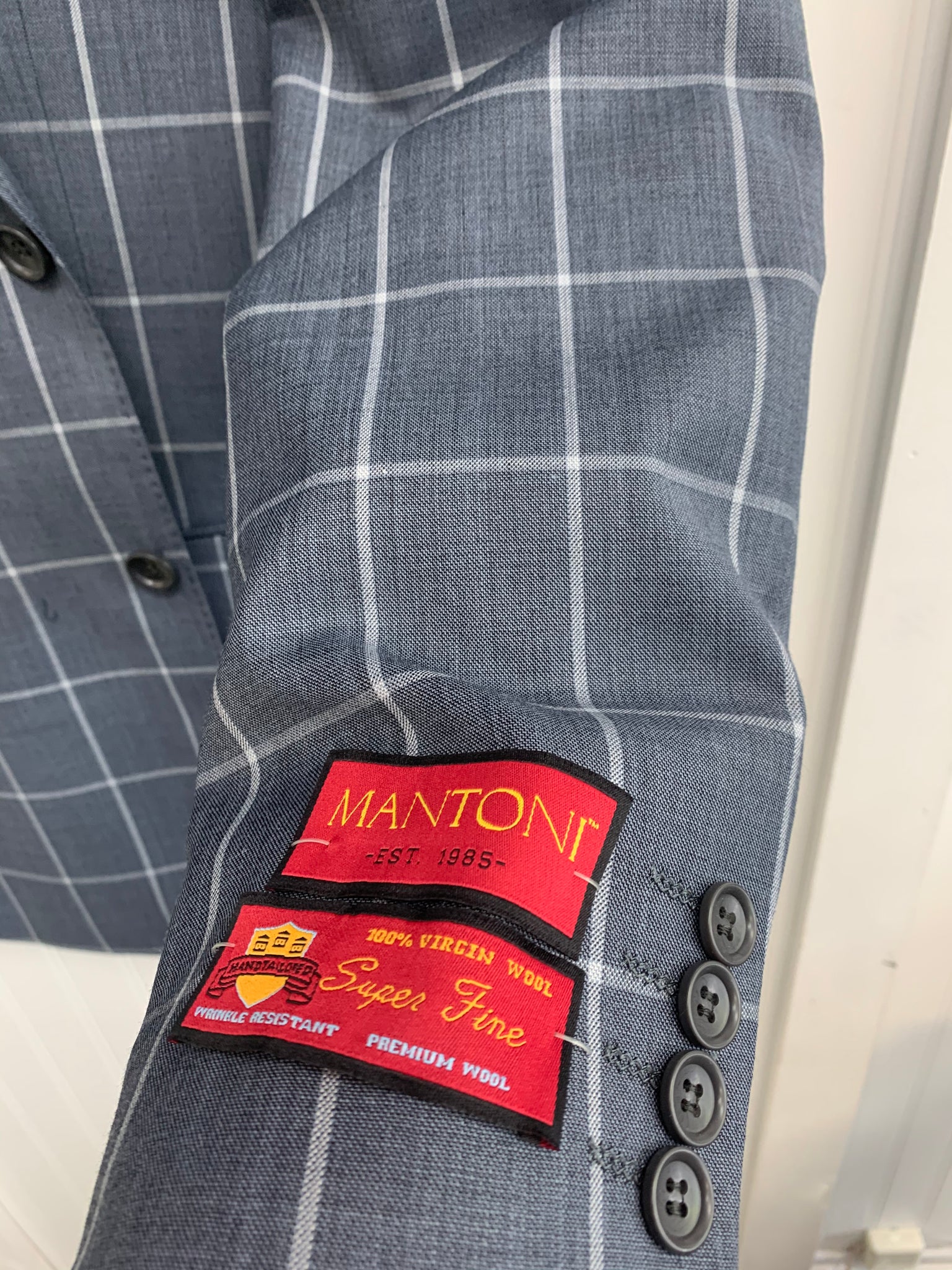 Mantoni Super 140 Wool Suit- 87163-1 (Gray Sharkskin Windowpane)
