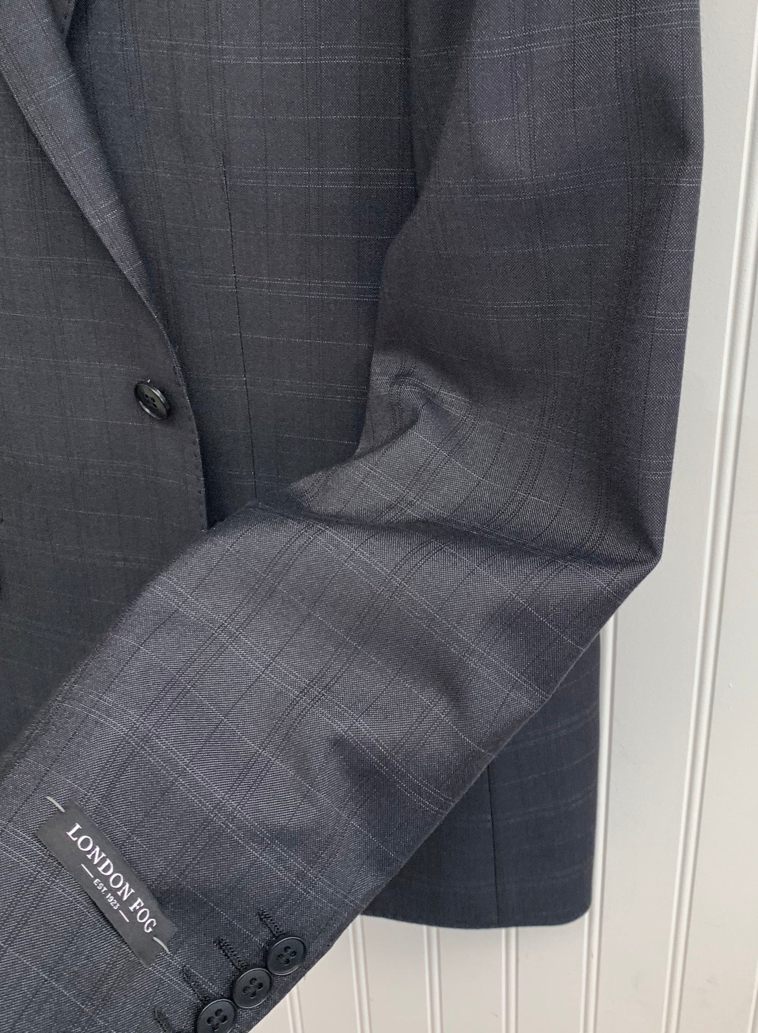 London Fog Wool Suit - L10009-1 (Medium Gray w/ Lt. Gray & Black Plaid)